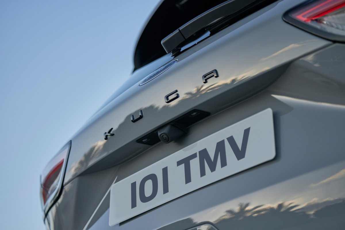 M_Chraponski's tweet photo. Kolejny dzień, kolejna premiera #Ford i tym razem zaprezentowali nową wersję Kugi, o nazwie #GraphiteTechEdition. Stylowy i bezpieczny - tak można opisać nową odsłonę SUV’a. Znajdziesz w niej atrakcyjny lakier Grey Matter, i wiele więcej... https://t.co/YoWlK949yq