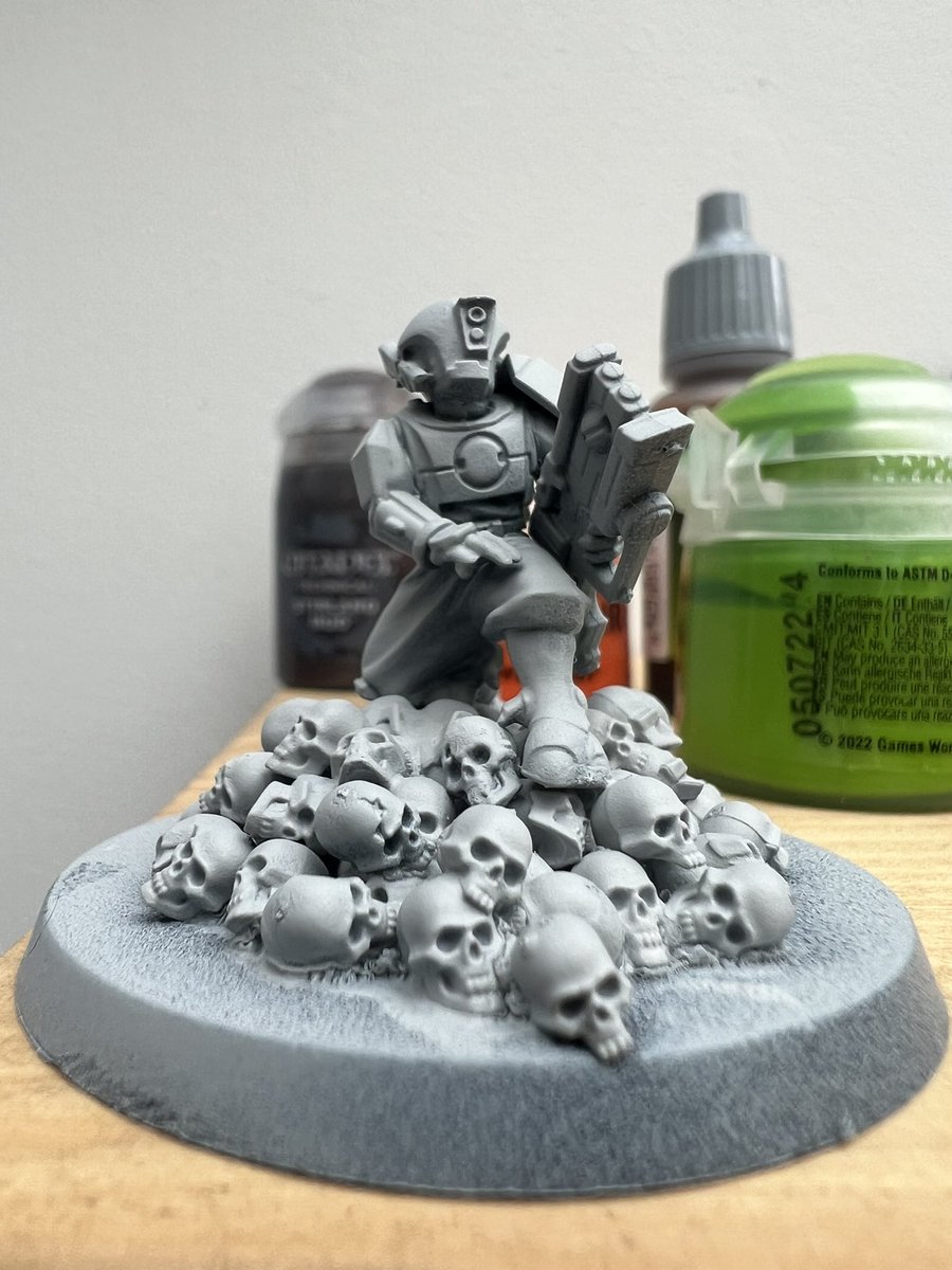 WHWednesdays's tweet photo. Kai built something awesome this morning! 
Who remembers this classic of a game? 
#warhammer #tau #firewarrior #tausept https://t.co/yWMuj6rQEm