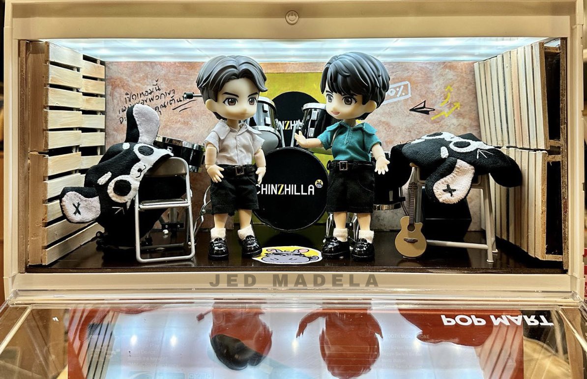 EuriThePolca's tweet photo. My School President diorama made by Jed Madela 🙌🏻
he gave me the permission to post it here cuz I told him these are too cute not to share here on Twitter 😄
he also did a diorama for 2gether and Bad Buddy!!! he’ll probably post it on TikTok so follow him there @jedmadela https://t.co/7F8MuOGccl