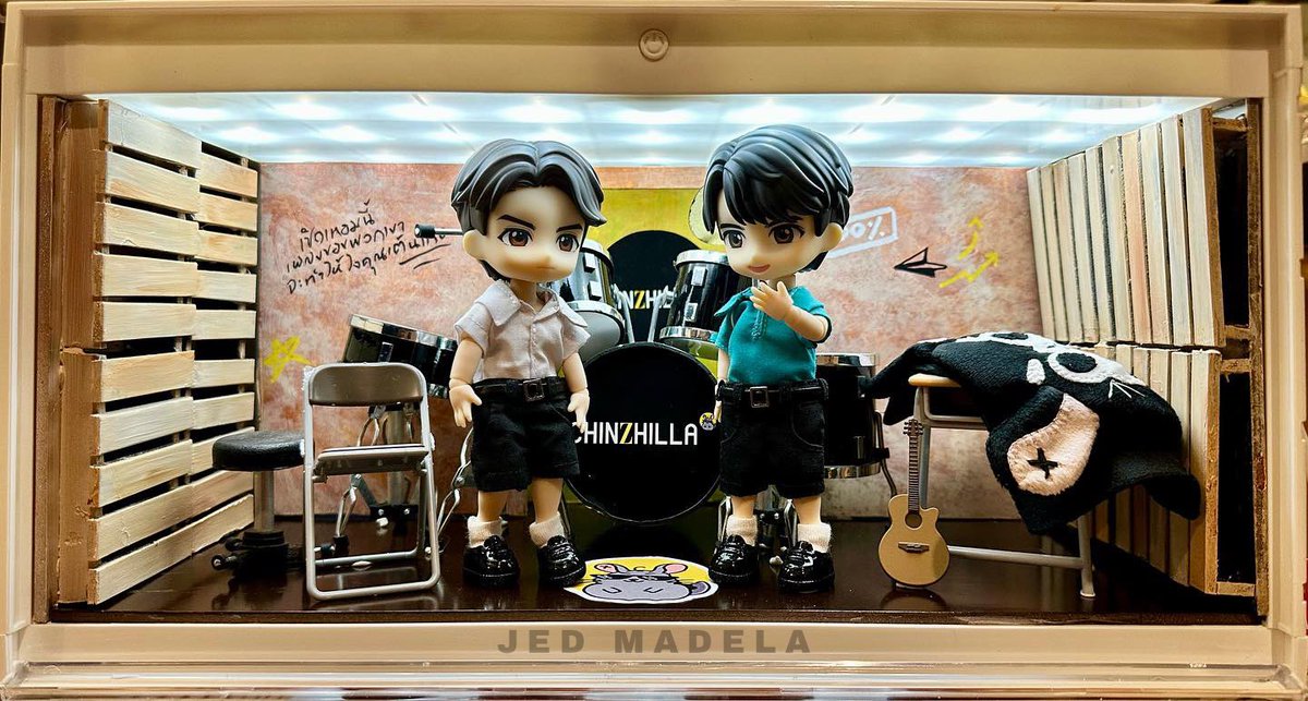 EuriThePolca's tweet photo. My School President diorama made by Jed Madela 🙌🏻
he gave me the permission to post it here cuz I told him these are too cute not to share here on Twitter 😄
he also did a diorama for 2gether and Bad Buddy!!! he’ll probably post it on TikTok so follow him there @jedmadela https://t.co/7F8MuOGccl