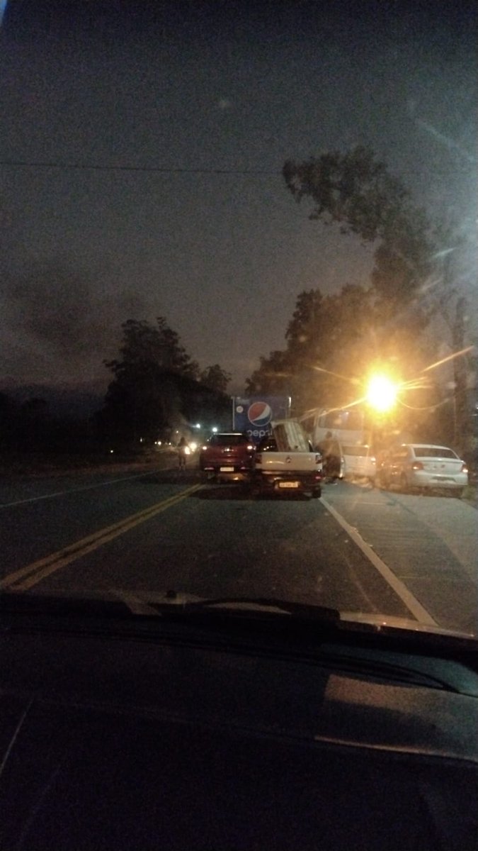 cybercorcho's tweet photo. Otra imagen de corte en las rutas tucumanas esto es en Santa Lucia al sur de Tucumán https://t.co/xDhzZViha2