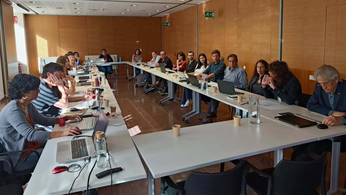 Associació Iniciatives Rurals Marítimes Catalunya (@arcaruralcat) on Twitter photo 🗣️ Avui els grups #LeaderCat i <a href="/arcaruralcat/">Associació Iniciatives Rurals Marítimes Catalunya</a> ens hem reunit amb <a href="/TeresaJorda/">Teresa Jordà</a> per treballar entorn:
✅ El nou període #Leader.
✅ Les Estratègies de Desenvolupament Local del territori - #EDL.
✅ L'#AgendaRuralCat.
📍 Seu <a href="/agriculturacat/">Agricultura</a>.
#cooperació #governança #FuturCompartit 🗣️ Avui els grups #LeaderCat i <a href="/arcaruralcat/">Associació Iniciatives Rurals Marítimes Catalunya</a> ens hem reunit amb <a href="/TeresaJorda/">Teresa Jordà</a> per treballar entorn:
✅ El nou període #Leader.
✅ Les Estratègies de Desenvolupament Local del territori - #EDL.
✅ L'#AgendaRuralCat.
📍 Seu <a href="/agriculturacat/">Agricultura</a>.
#cooperació #governança #FuturCompartit