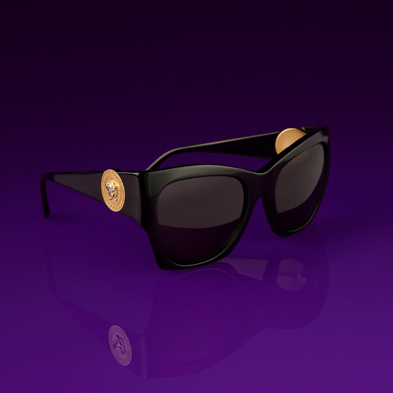 Versace's tweet photo. Versace Eyewear Spring-Summer 2023, now in boutiques and at https://t.co/3RxPsl4NwR

#VersaceEyewear