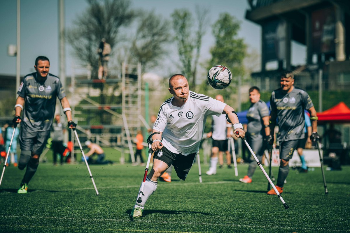 AmpLegia's tweet photo. Wszyscy mamy 𝐰𝐚𝐥𝐞𝐜𝐳𝐧𝐞 𝐬𝐞𝐫𝐜𝐚 💚🔥

Fot. @j_prondzynski

#AmpLegia #Legia #LegiaWarszawa https://t.co/rVQG15RjiI