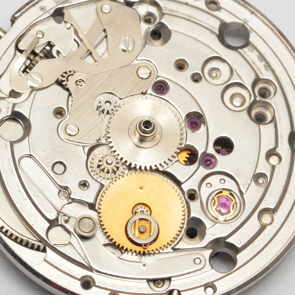 armstrongwatch's tweet photo. Every day is a school day in watch repair.  Certina cal. 25-651 date change. There's a tiny dot on the date jumper that the date corrector spring must point to.  Get this wrong and you sheer the spring off, when the date advances. https://t.co/K4NtztoQzQ
