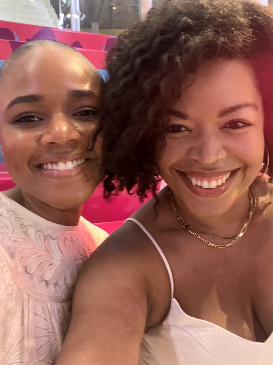 <a href="/TonnaObaze/">Tonna Obaze</a> led an absolutely incredible panel on Women in Investing <a href="/DVF/">DVF - Diane von Furstenberg</a> last night! Still blown away by how informative yet refreshing the experience was! 🔥