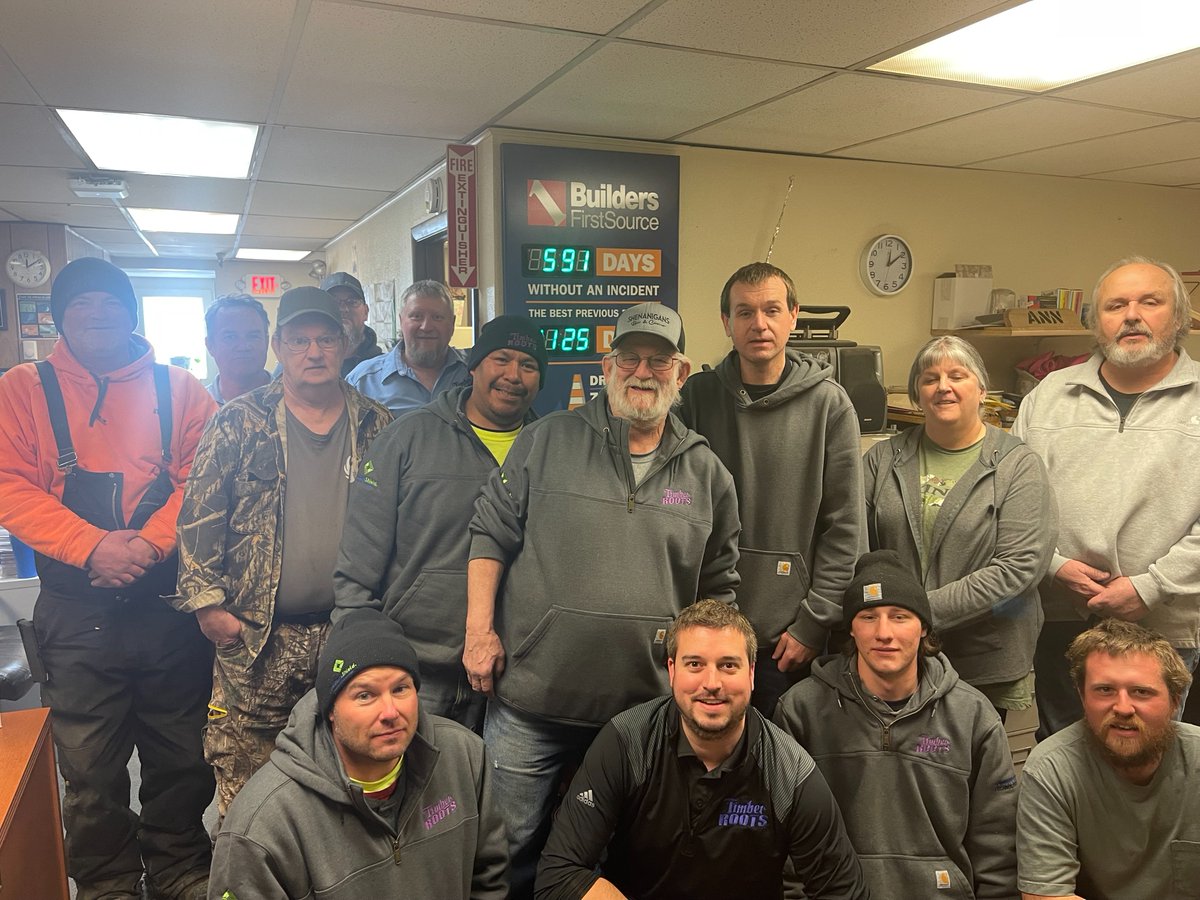 BldrFirstSource's tweet photo. Congratulations to the #BuildersFirstSource #ButteMT DC for reaching a 365-day milestone without an incident! Our team is committed to #safety and we are incredibly proud of this achievement. Your dedication and hard work has made this possible and we thank you! 👏
#SafetyFirst https://t.co/2cZGk9PiQH