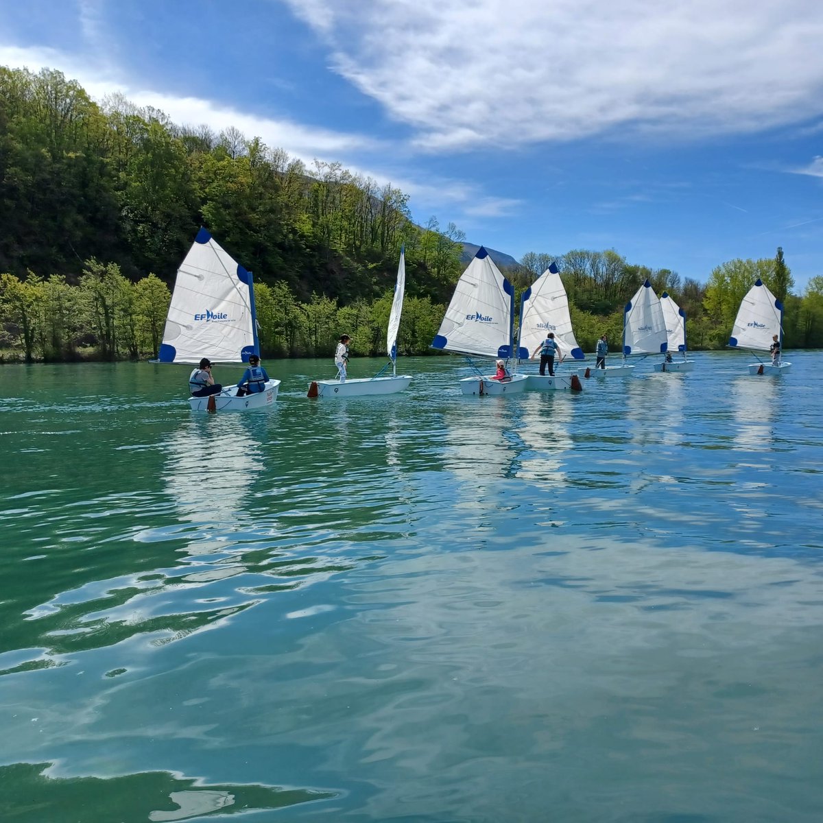 parramichel1's tweet photo. Quatrième jour de voile pour les CM de Corbonod ! De beaux progrès et des élèves fiers et heureux !
Merci à Catherine Debeauvais pour ce beau projet, à #usep01 pour l'accompagnement.
@MassardEmmanuel @fanrousseau https://t.co/JYDV7cMBRB