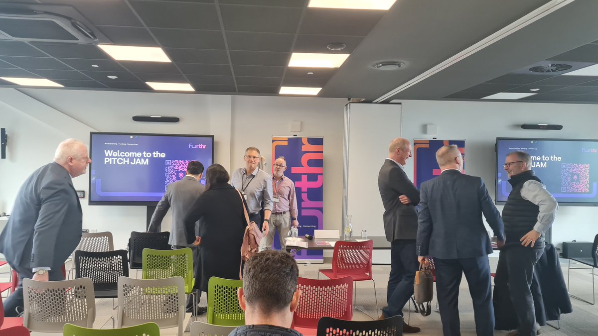 Furthr_ie's tweet image. Aaaaand we&apos;re off!! #PitchJam 

@maya_privacy @StillgardenD8 #DataScienceInstitute @binariilabs @HEBEAdventures 
@ElkstoneVenture @Sparkcrowdfund #FurthrVC