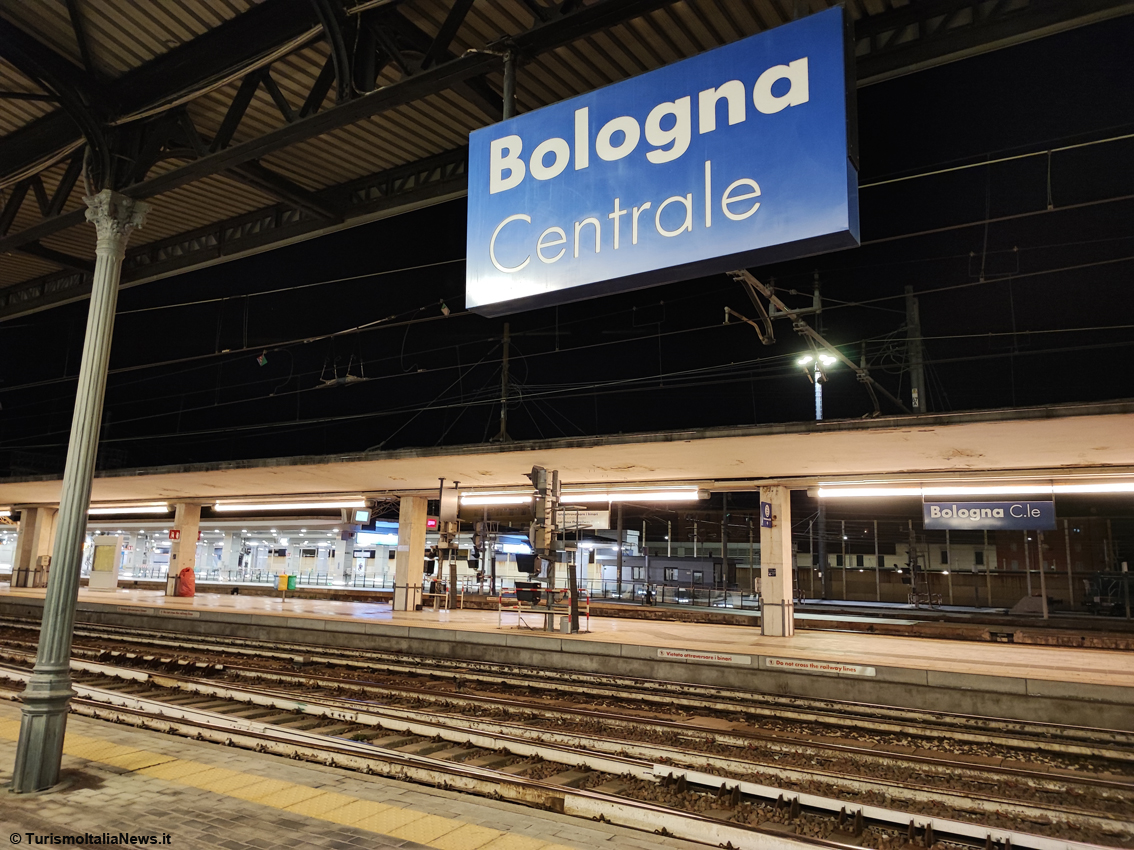 TurismoItaliaNw's tweet photo. Mobilità sostenibile: parte da Bologna Centrale la nona edizione della Maratona Ferroviaria 2023
Leggi la notizia https://t.co/9x0Q14YTF1
#mobilitàsostenibile #mobilitàdolce #Amodo #ferrovie #turismo #maratonaferroviaria2023 @AMoDo4 https://t.co/jQpstSLz2l