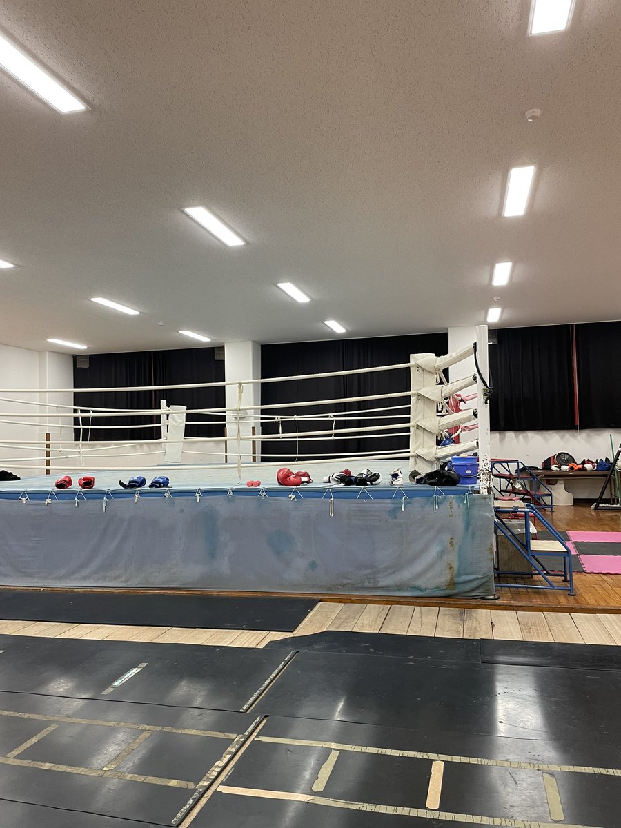 BOXINGryukoku's tweet photo. 一回生の皆さん！
今ボクシング部ではマネージャー大募集しております！まだ今からでも全然間に合います！
ちょっとでも興味ある方は気軽に連絡ください！お願いします🙏
#春から龍谷　#龍谷大学 https://t.co/yffYSJ13e7