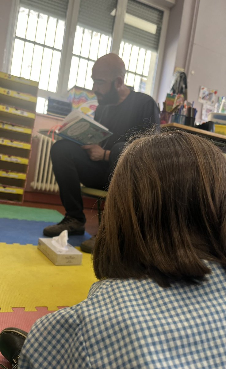 CEIPSTERESADEJ's tweet photo. Los papis y mamis de los peques de 3 años se han acercado al colegio durante esta semana para leer cuentos infantiles con motivo del #DiaDelLibro. ¡Qué experiencia tan bonita y como lo hemos disfrutado! ¡Muchas gracias familias! 🤗 https://t.co/F2y41M0IDv