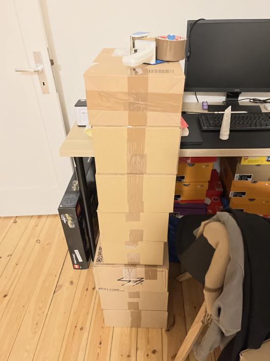 UnknownBricks tweet media