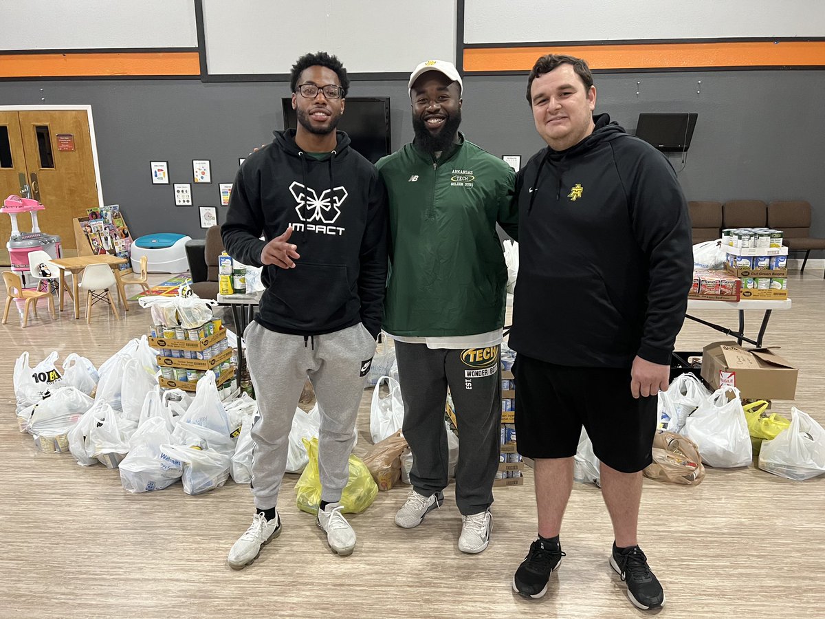 This spring our guys stepped up in a big way by donating over 2,800 food cans to Arkansas River Valley Food for Kids. #LinkItUp 🔗