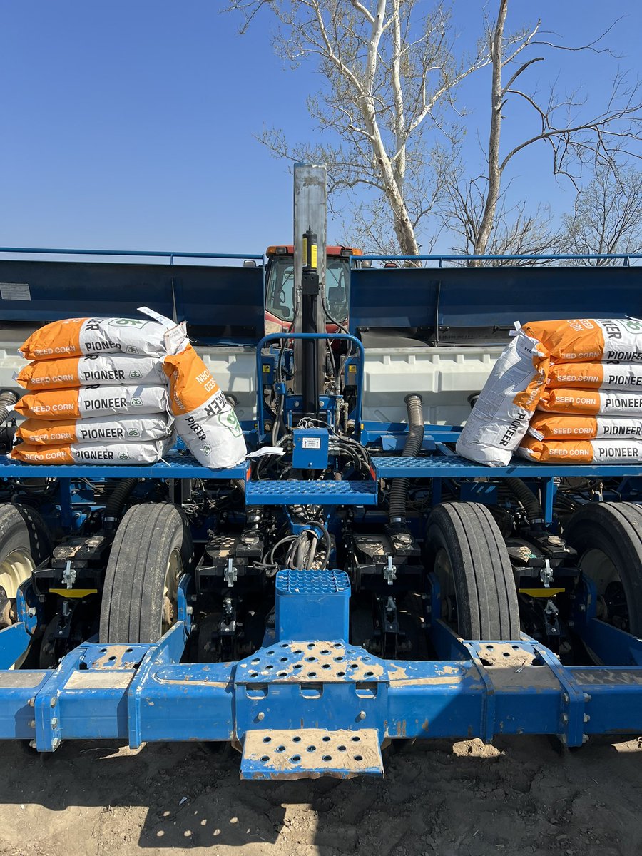 Who needs to go to the gym… not me. Today anyway…..Pioneer 1359AM going under the pivot.  <a href="/PioneerSeeds/">Pioneer Seeds U.S.</a>
