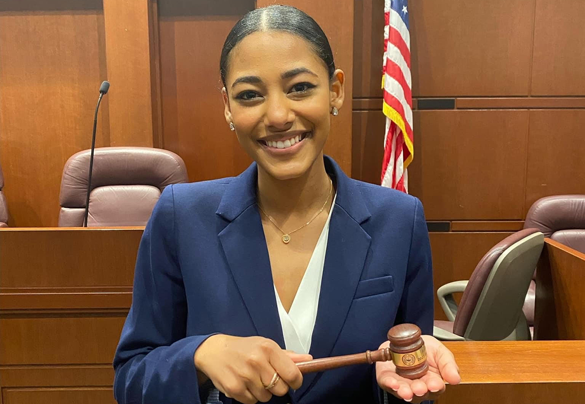 .<a href="/univofdayton/">University of Dayton</a> senior Arabella Loera topped more than 7,300 mock trial students with the only perfect 40 score at the <a href="/AMTAMockTrial/">College Mock Trial</a> national tournament: udayton.co/WpX