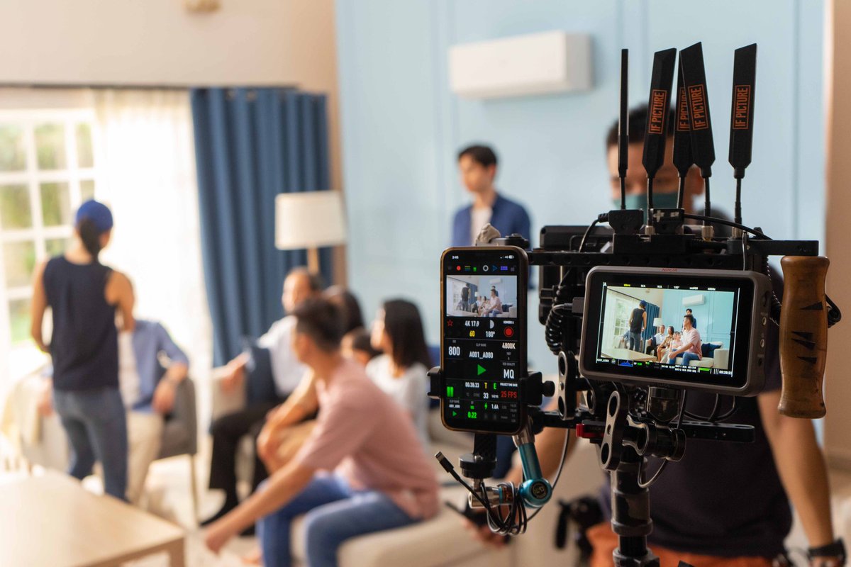 Thiyaga27's tweet image. Haier’s ad is out: youtu.be/Vmud9EDPjhA

And I get to brag that I got my ass kicked in badminton by world champions. #SohWoiYik #AaronChia