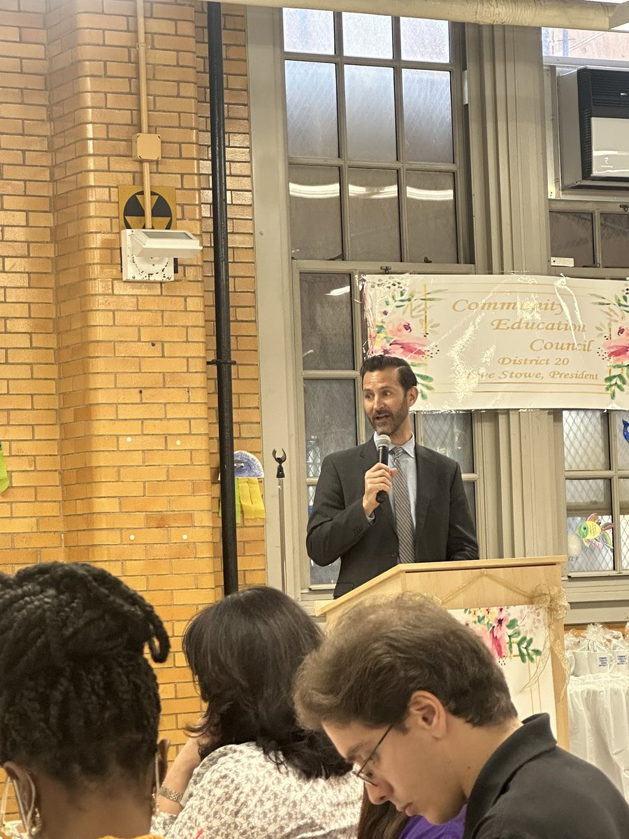 susanzhuangnyc's tweet photo. Education is the key to the future. Help us fight for better education! #CEC20 #susanzhuangnyc #susanzhuangforcitycouncil https://t.co/5gPgvjH3BC