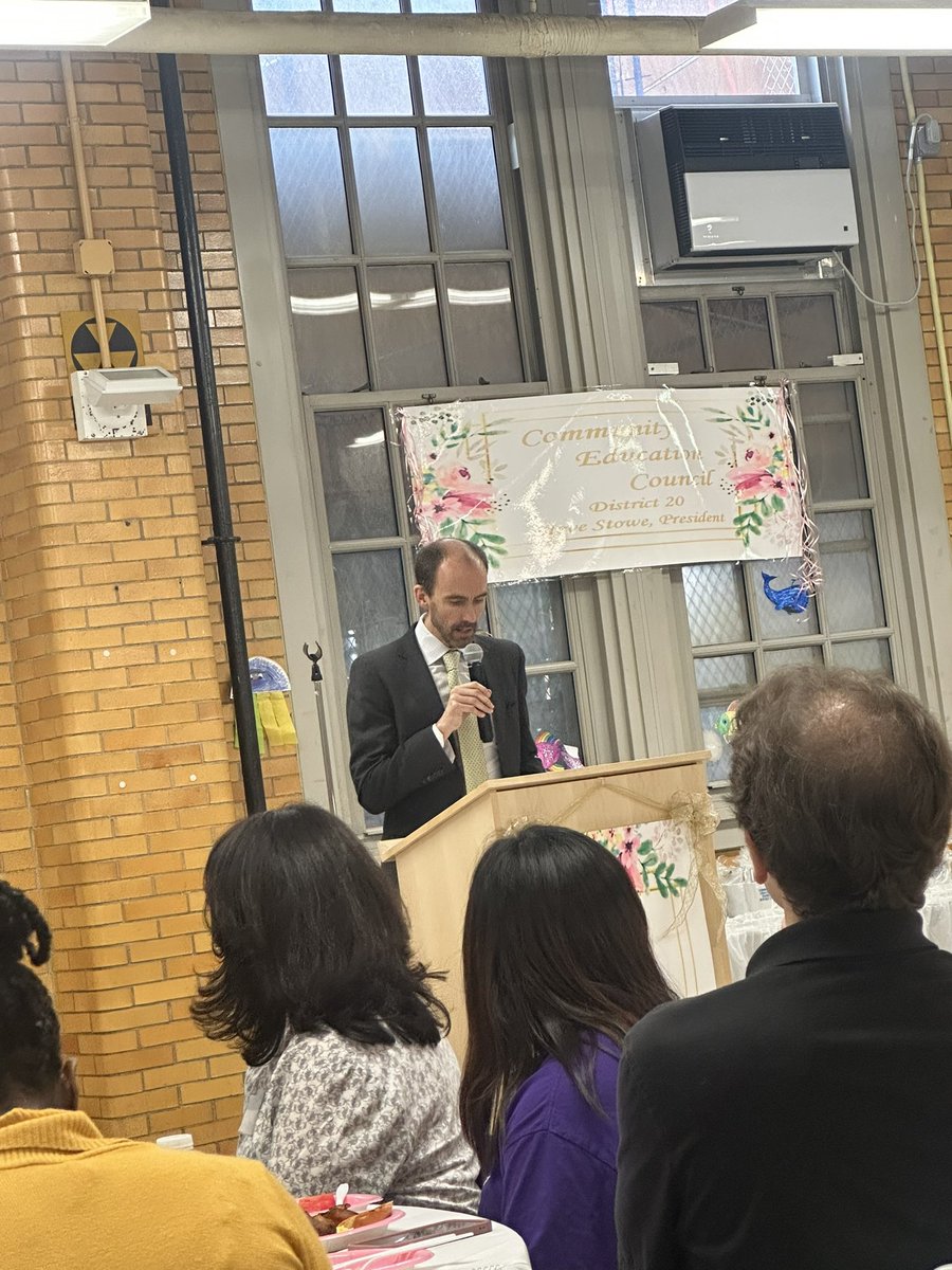 susanzhuangnyc's tweet photo. Education is the key to the future. Help us fight for better education! #CEC20 #susanzhuangnyc #susanzhuangforcitycouncil https://t.co/5gPgvjH3BC