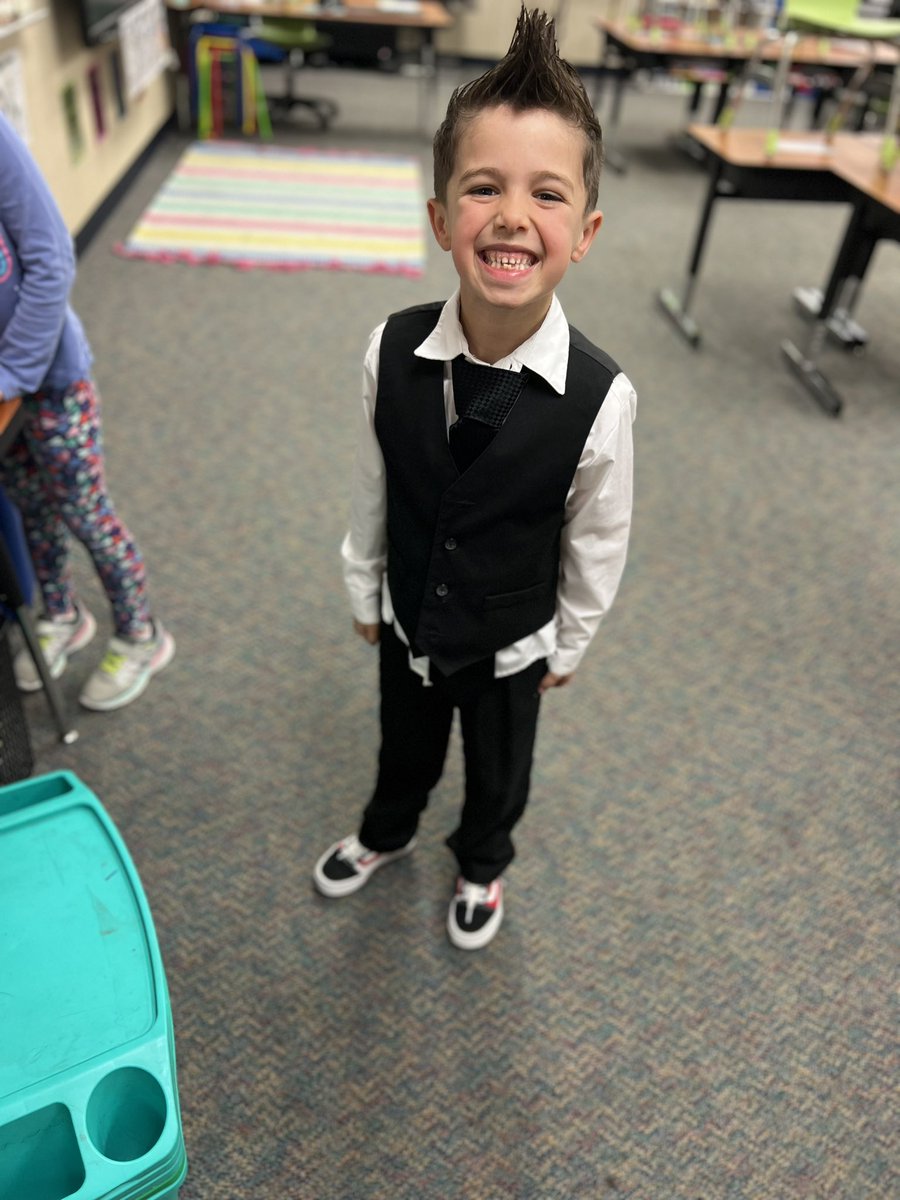 We curtsied and we bowed all day long! We were the most elegant for E day! 
#abccountdown #mccluremarshals #misd #EOYfun <a href="/McClureMarshals/">McClure Marshals</a>