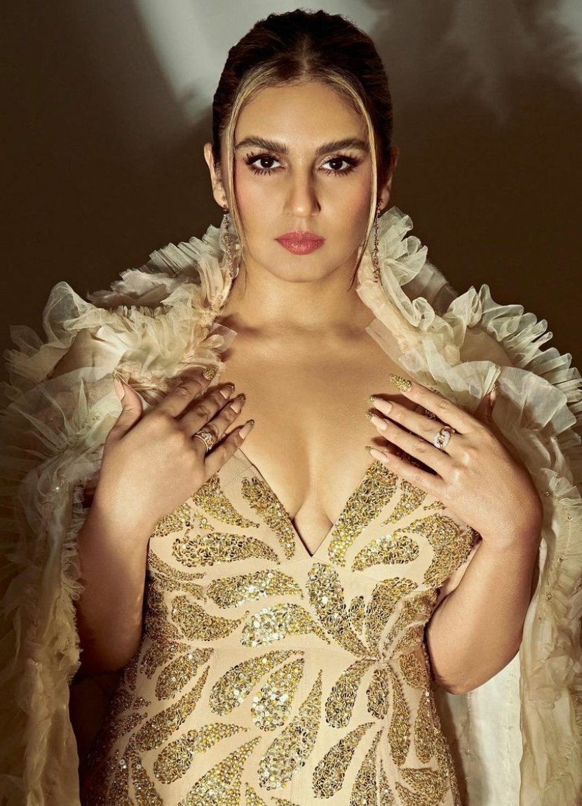 Jhanvi Kapoor or Huma Qureshi ??