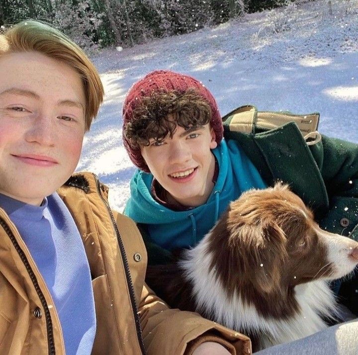 kitconnor_mx's tweet photo. "Dios mío, me gustas tanto. Y me encanta gustarte. ¡Me gusta Charlie Spring de una manera romantica, no solo como un amigo!" 💗✨️

– Nick to Charlie 

Feliz cumpleaños a nuestro querido Charlie!!! 🎂🩵 https://t.co/uaVpiTEa0y