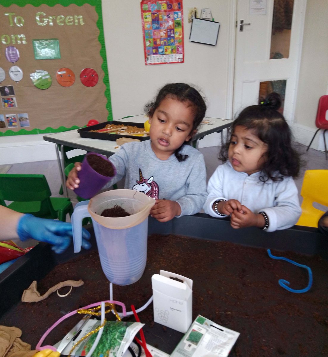 JancettGroup's tweet image. Look at these beautiful cress caterpillars that our Jancett Stanley Park Road 2-5s children made!  Using tights, soil, elastic bands and cress seeds to make their caterpillars, which coincides with their Core Book the Hungry Caterpillar #cresscaterpillar #earlyyears #corebook