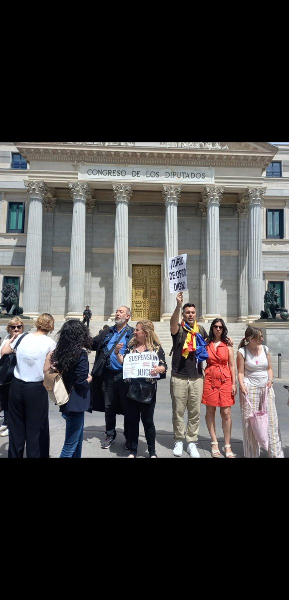 JuanLuisCosta's tweet photo. @justiciagob @pilar_llop @aytodoshermanas @INTCFjusticia @pablodeolavide @DGobAndalucia @SubdeGobSevilla ¿Se ha reunido con la Abogacía? ¿con los abogados de oficio?
#AbogacíaUnida
#MareaNegra
#EsNuestroTurno
#Concentración27Abril https://t.co/y0Biss07w9