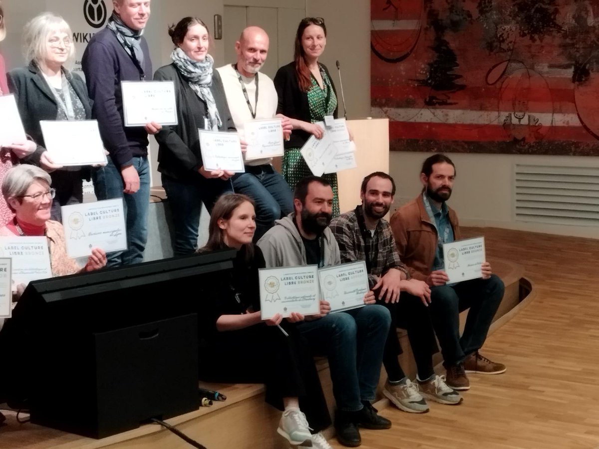 [CULTURE LIBRE] 
😎Très heureux d'avoir obtenu le label Culture Libre Bronze décerné par <a href="/Wikimedia_Fr/">Wikimédia France</a> pour notre engagement dans la diffusion libre de nos contenus, notamment nos photos de collections versées depuis 2011 sur Wikimedia en Très Haute Définition et libres de droit