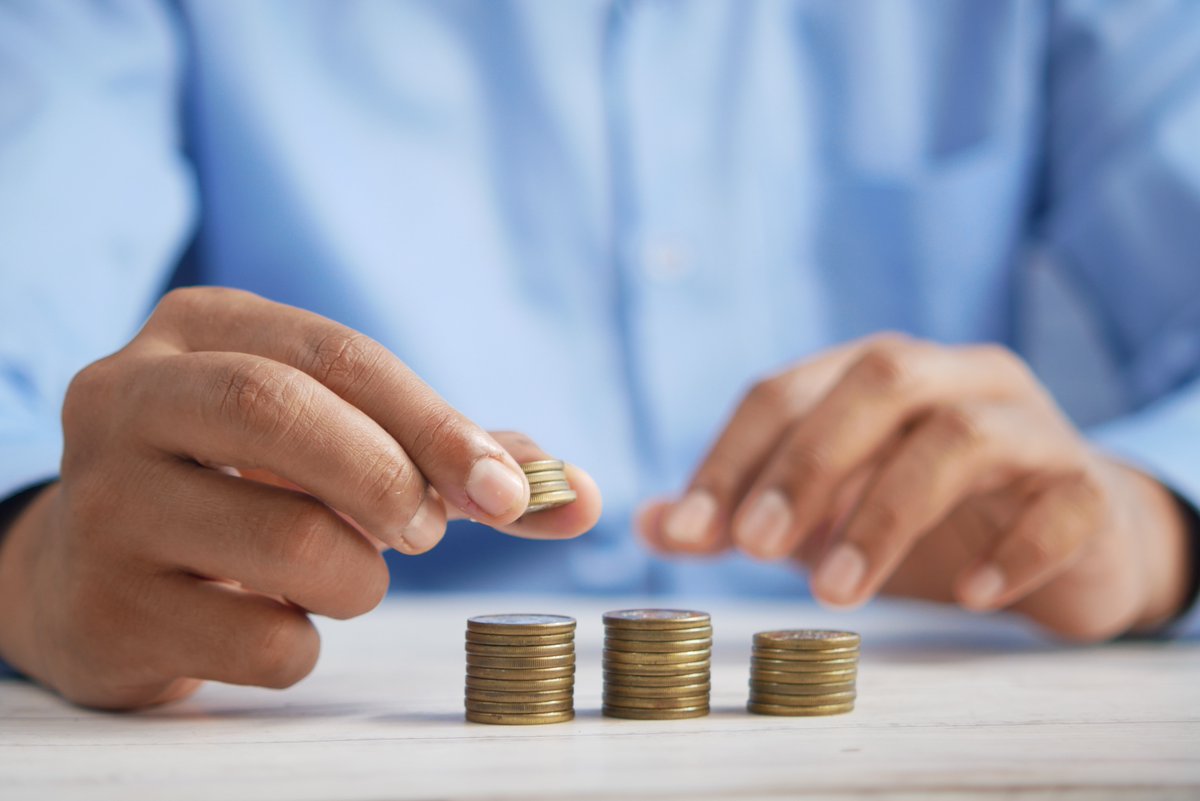 CTE_MDRC's tweet image. New research shows #StackableCredentials can be profitable for low-income learners but rarely result in conversion to for-credit programs. Also, low-income students are underrepresented in high-wage pathways: bit.ly/3oQYcOQ @RANDCorporation @UMich