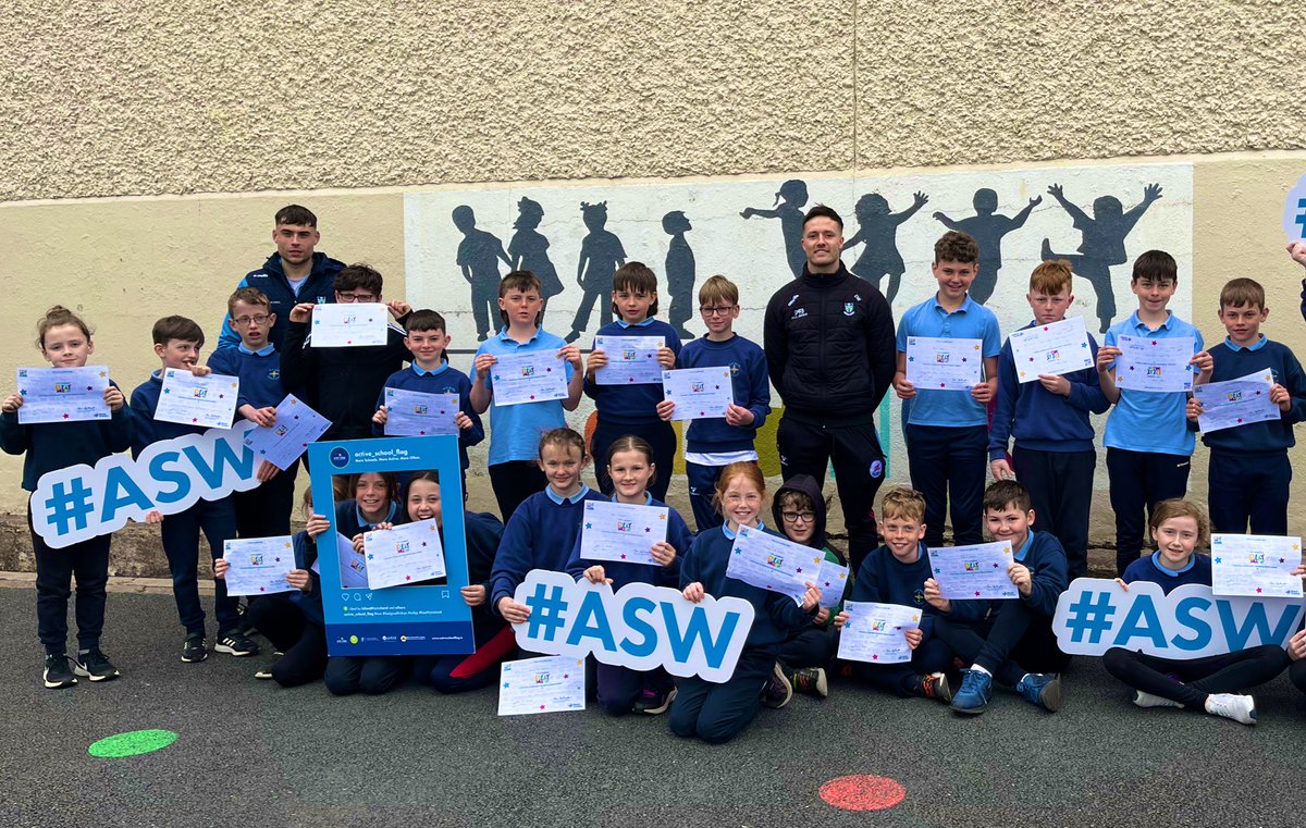 scoilbhrideNS's tweet photo. Congrats to our pupils who achieved their first #PlayMaker award today! Super level of participation throughout the course which was engaging, informative and most of all-fun!Excellent delivery by Dessie &amp; Barry!👌Thank you #MonaghanSportsPartnership @CromwellCillian #leadership https://t.co/P7M1BKfgXN