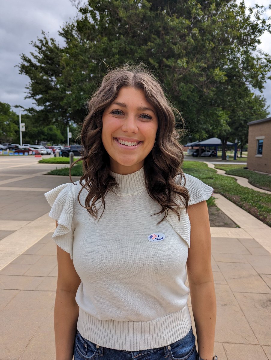 TrinHoffmann05's tweet image. Small world! My first time to vote in an election and I found out Kevin Cox, who's running for Highland Village City Council was also a @CruFootball player! #gocru #umhb #firsttimevoter @CruWomensSoccer @CruSports @UMHB