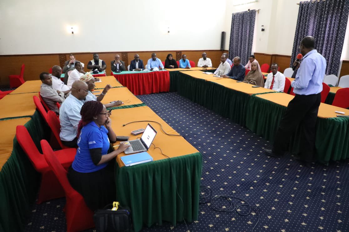 Mandera_cgvt's tweet photo. @WFP team also supported Shafshafey health centre in terms of nutrition, assisting children under 5, pregnant and lactating mothers affected by drought and malnutrition. Also met with civil society orgs to gain perspective on upcoming program. https://t.co/gjFv1vFQHr