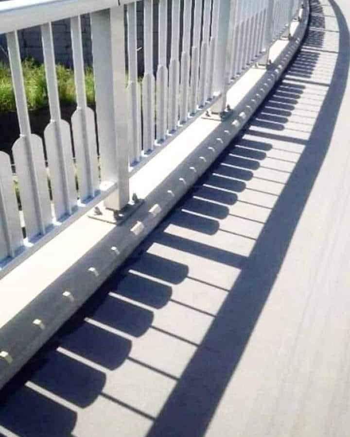 Things to make your soul sing 🎶 Hats off to this Architect — A piano railing shadow #singingsoul