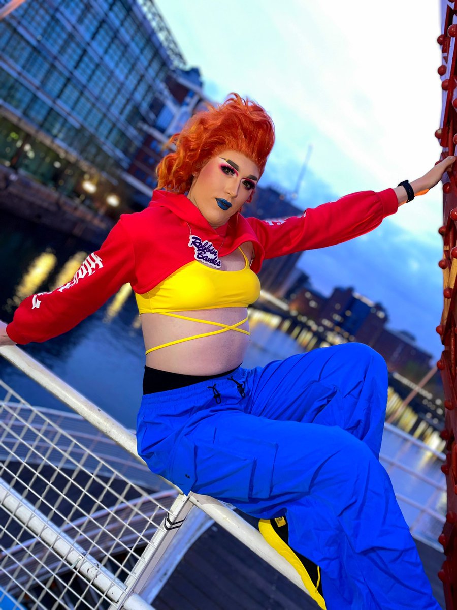 Dragbanksrobbin's tweet photo. Inspired by the Amazing @lights PEP Album Cover
📸 Tonya Kneez
#drag #dragqueen #makeup #dragmakeup #cosmetics #brows #lips #eyeshadow #manchester #manchesterqueen #clubkid #alternative #alternativedrag #ginger #redhead #gay #LGBT #lgbtq #LIGHTS https://t.co/JUozVlH1XI