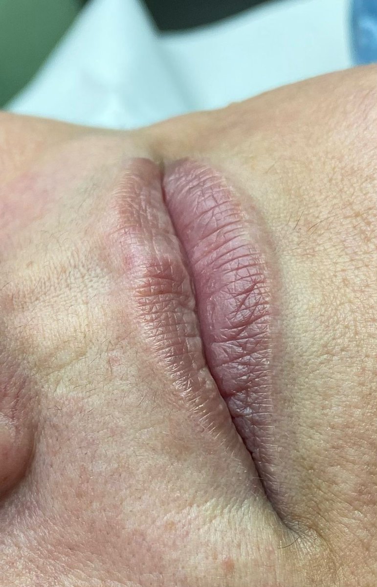 VanessaHerPer's tweet photo. Toma de contacto con uno de los sectores más demandados en Imagen Personal. De la mano de Simone Martins, gran profesional especialista, el grupo EI1 ha podido aprender como se desarrollan estas técnicas con una interesante demostración en vivo.
@CIFP_Fabres @crfptic @JuventudCYL https://t.co/bFAOApS1nc