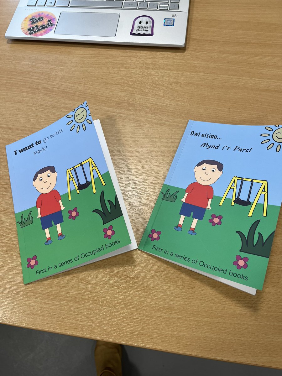 emnefydd's tweet photo. It was wonderful to see a presentation of assessments by @GlyndwrUni Occupational Health students this afternoon- some wonderful bilingual materials created - da iawn chi @LizSheen1 @RhiMacpOT @bethowenbooth https://t.co/zWglP7RY7H