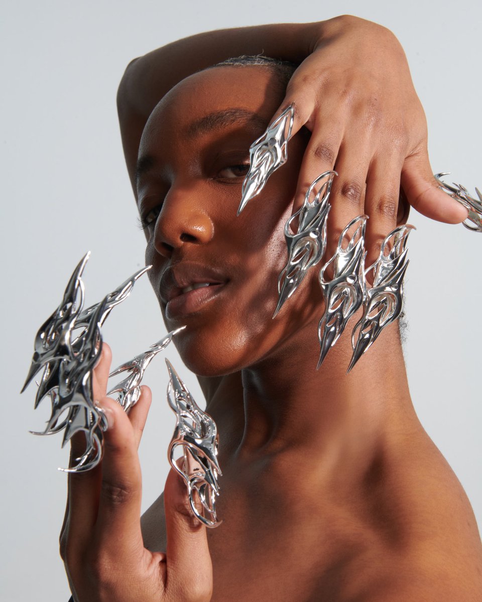 XTENDEDiDENTiTY's tweet photo. Our 3D printed Claw Nails - made custom to fit you and your villain fantasies โจ
Explore our phygital jewelry collection in the link below ๐ซ
#clawnails #nail #headpiece #helmet #custom #3dprinted #custompiece https://t.co/XOgCJPwwXh