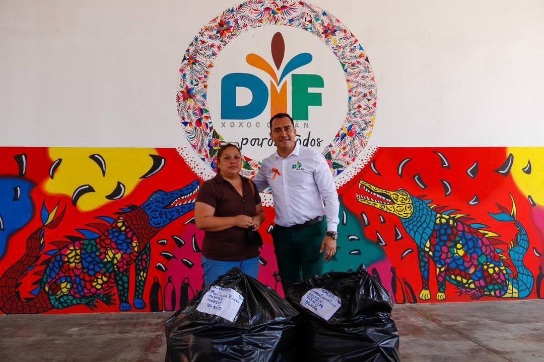 XoxocotlanDIF's tweet photo. Atendimos las solicitudes de presidentes de colonias y directores de escuelas, para que las y los peques de Xoxo tengan un regalo este #DíaDelNiño.
#DIFParaTodos https://t.co/nL3r7zGLH3