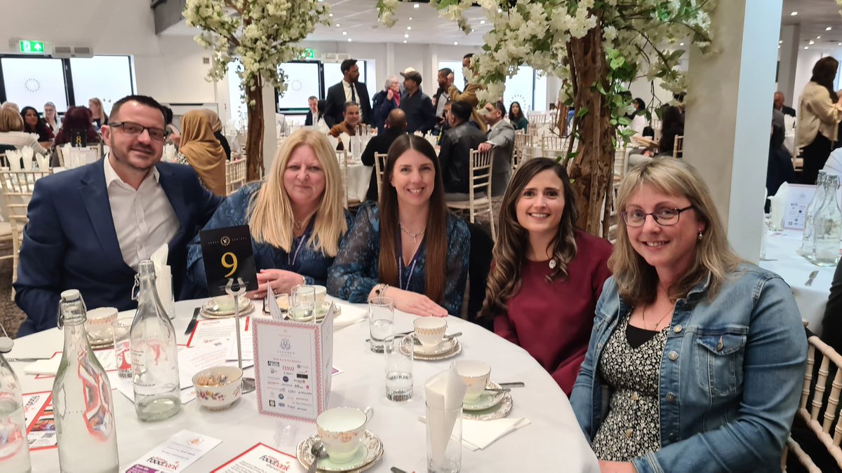 #TeamPioneer are out in force to support the Luton Foodbank and, of course, enjoying some networking along the way.
#values #community #letsfeedluton
<a href="/CILuton/">Community Interest Luton</a> <a href="/LutonFoodbank/">Luton Foodbank</a>
<a href="/SalmaLFB/">Salma Khan</a> @SarahOwen_