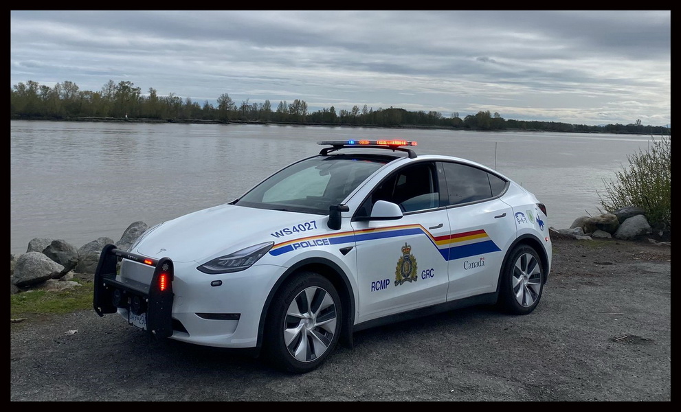 RichmondRCMP's tweet photo. Here @RichmondRCMP we’re loving it so far. #TestDrive #GreenCopCars #CanadianPolice #ElectricCars https://t.co/T1bzKWeN62