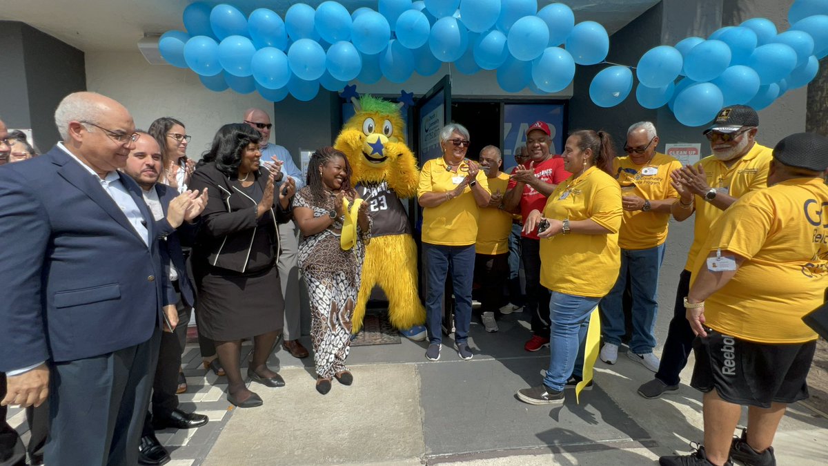 positiveosceola's tweet photo. City of Kissimmee Mayor Olga Gonzalez led a ribbon cutting on Thursday morning for an organization near and dear to her heart, the Church &amp; Community Assistance Program, that assists those in need in Osceola County. The Osceola Magic’s mascot Swish helped cut the ribbon! #Osceola https://t.co/mq08xzntSf