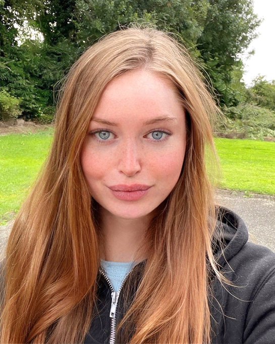 Today&rsquo;s selfie 💙 https://t.co/95F610bo9i