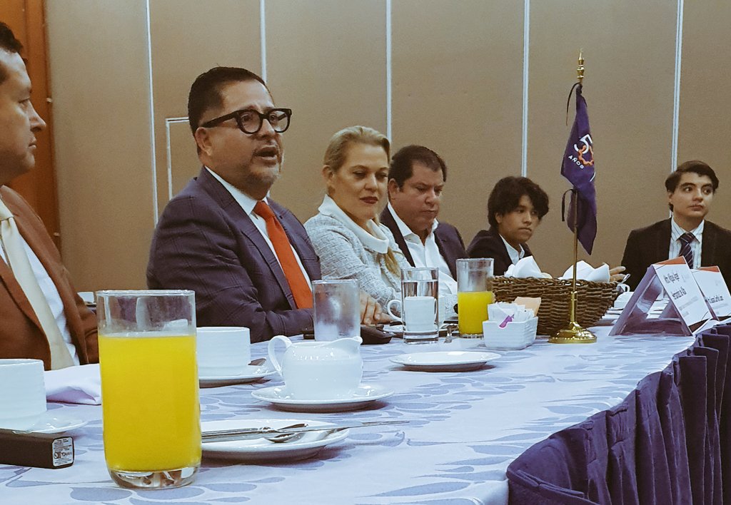 Ciberdelitos con <a href="/mhdzdealba/">@Miguel Angel Hdz de Alba</a> desayuno de socios <a href="/ANADEJAL/">ANADE JALISCO</a>. "La clave es la prevención" compliance en informática.