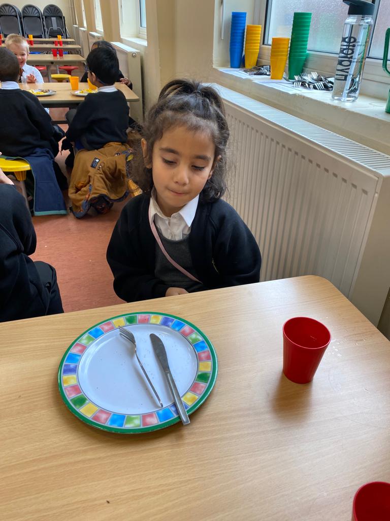 ReceptionHoly's tweet photo. Lot’s of empty plates today on #StopFoodWasteDay. A great way to #livesimplybrum @cafod @HolyFamilyScho1 @BhamDES @BCPP__ 🍽️💜 https://t.co/R3ADRO8tJh