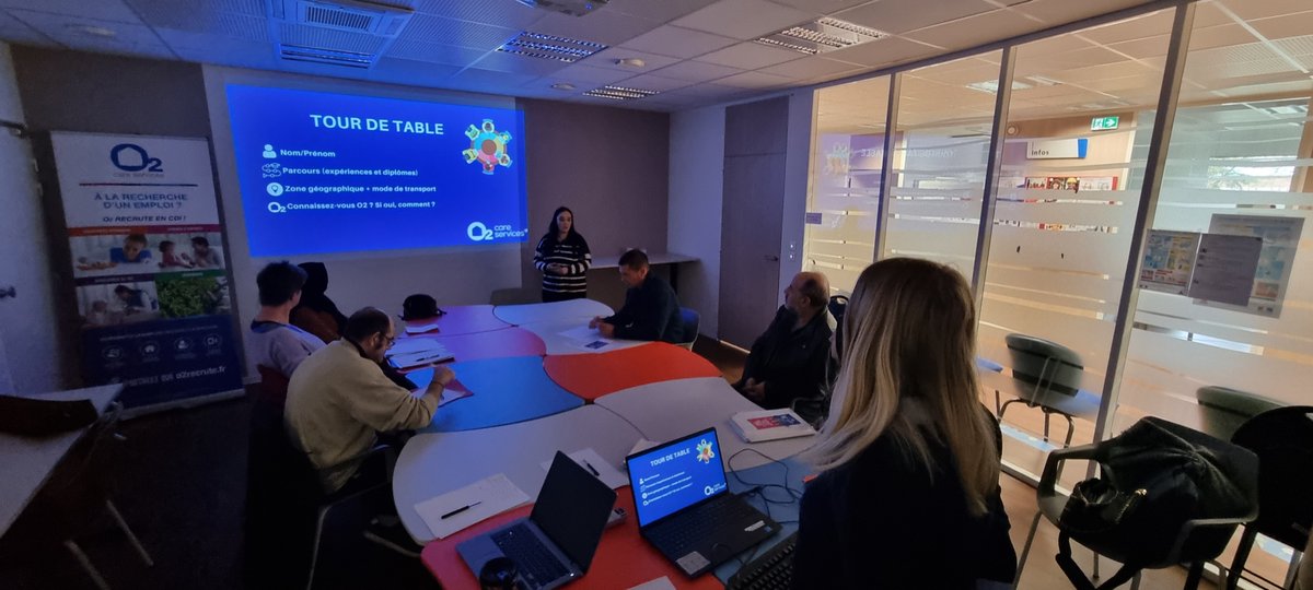#AvecPôleEmploi <a href="/PeAndrezieux/">France Travail Andrezieux-Boutheon</a> et l’entreprise O2!Opération promotion des métiers et des besoins en recrutement dans le cadre de la Semaine du Soin et de l’Accompagnement ! 👍🏆🏆 <a href="/Schall_eric/">Eric Schall</a>