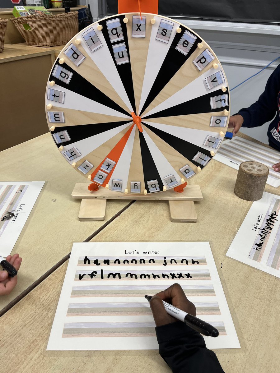 There’s nothing like a spinner to motivate reluctant writers to practice their printing. Sky/Grass/Ground letter formation for the win! <a href="/TrafalgarPS/">Trafalgar PS</a> <a href="/TVDSBLiteracy/">TVDSBLiteracy</a> <a href="/TVDSBKinder/">TVDSBKindergarten</a>