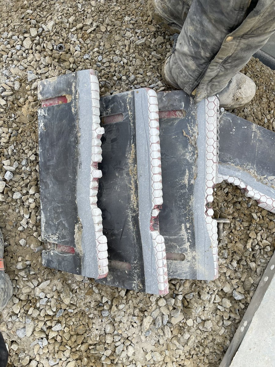 leggman7's tweet image. Who else has some good photos of chute liner wear?
#MaintenanceEngineering #ReliabilityEngineering #mining