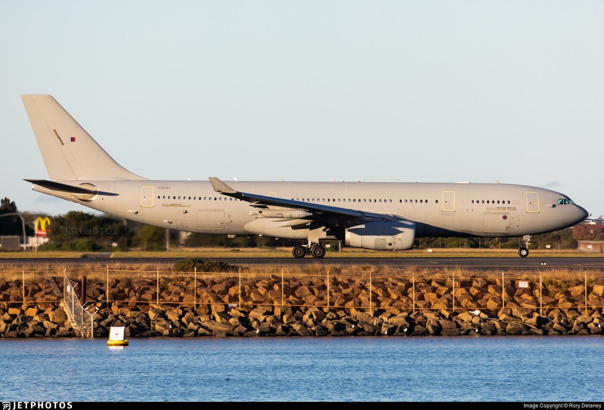 #PlaneAlert ICAO: #43C700 Tail: #ZZ343 
Owner: #RoyalAirForce
Aircraft: #Airbus Voyager KC2
2023/04/27 12:14:12
#A332 #Air2Air #TigerTokens #PerArduaAdAstra raf.mod.uk 
globe.adsbexchange.com/?icao=43C700&s…