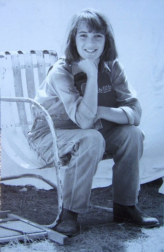 VassosF's tweet image. Every time I watch Square Dance (1987), I&apos;m blown away by 14-year-old Winona&apos;s performance.❤️ #SquareDance #WinonaRyder #blackandwhitephoto #Throwback #ThrowbackThursday